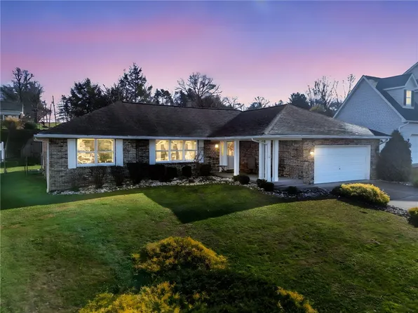 321 Meadowlark Dr S, Uniontown, PA 15401