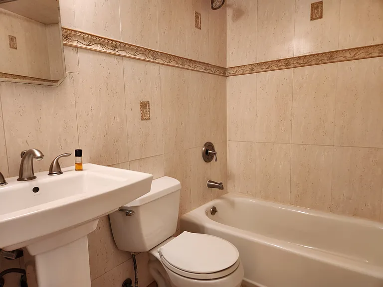 38 Park St #24E — Photo 11