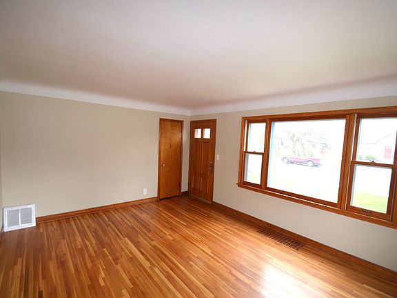 2nd image of 5524 Nokomis Ave S