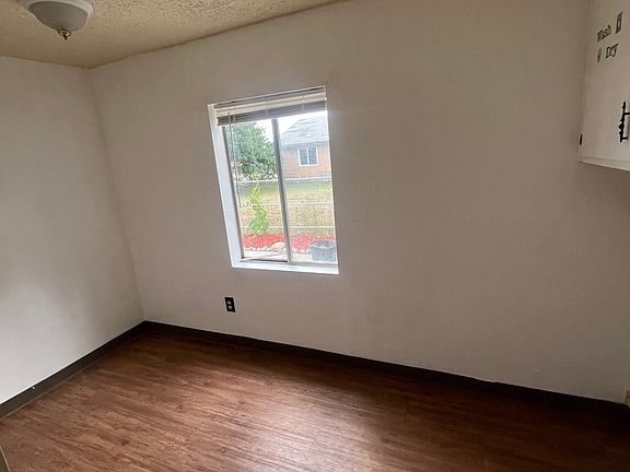 4th image of 1212 Mariposa Ave