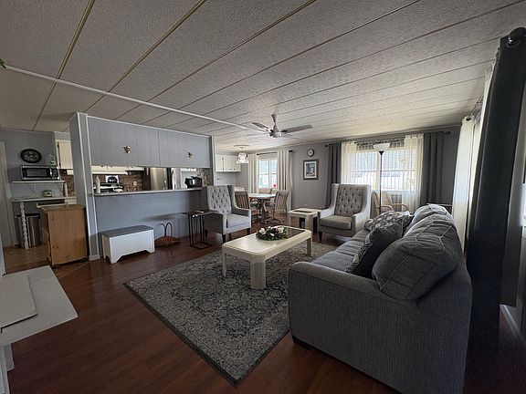 2nd image of 3027 Viola Dr #124
