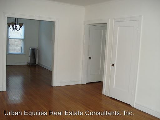 2nd image of 1619 W Thome Ave APT 1N