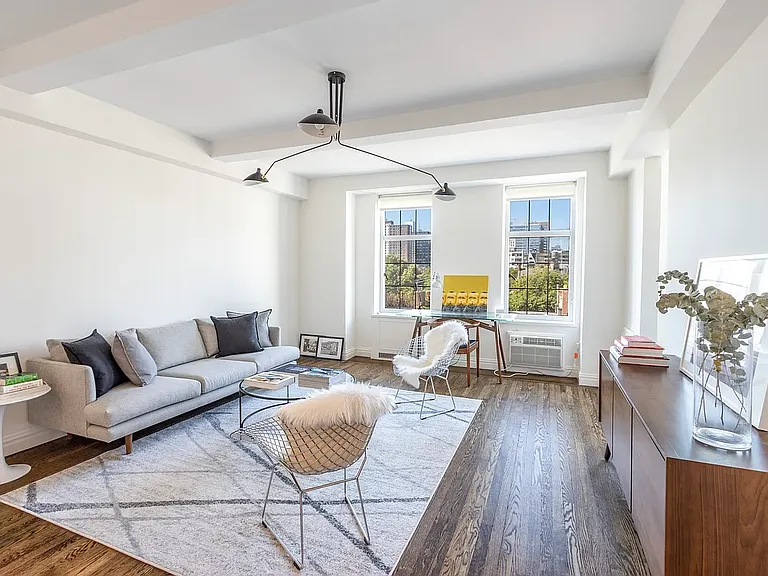 465 W 23rd St #8F — Photo 1