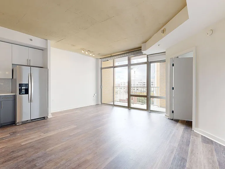 View 14 — Photo 58