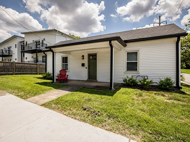 432 Merino St — Photo 2
