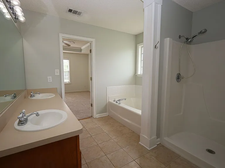 3880 Trotters Ridge Cir — Photo 16