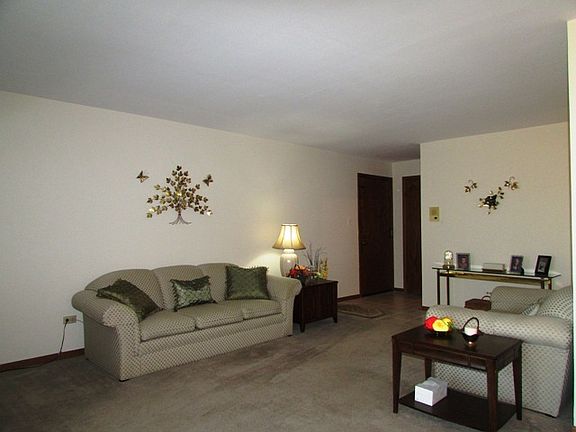 3rd image of 9926 Shady Ln APT 3NW