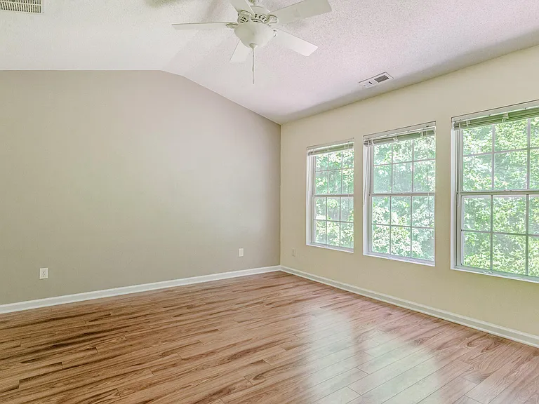 306 Orchard Park Dr — Photo 18