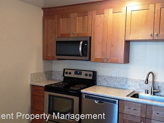 3rd image of 746 Harvard Ave APT 2