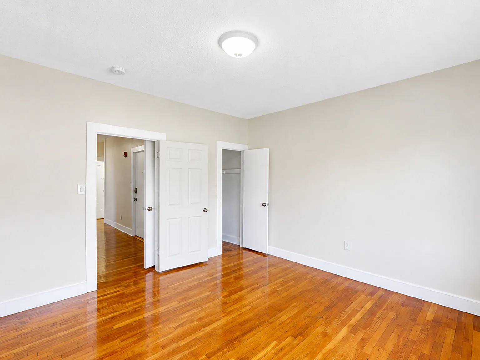 2 bed, 950 sqft, $2,900 — Photo 2