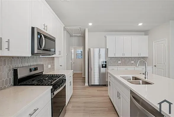 6001 Fremont Dr — Photo 3