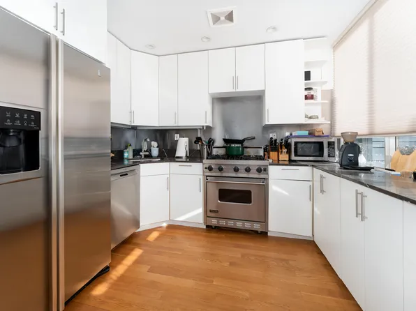 525 East 11th Street image 8 of 14