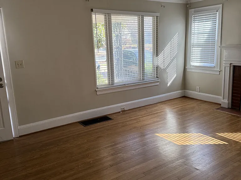 2316 E 5th St — Photo 5