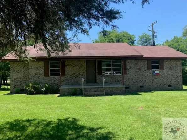 1 Reed Cir, Hooks, TX 75561