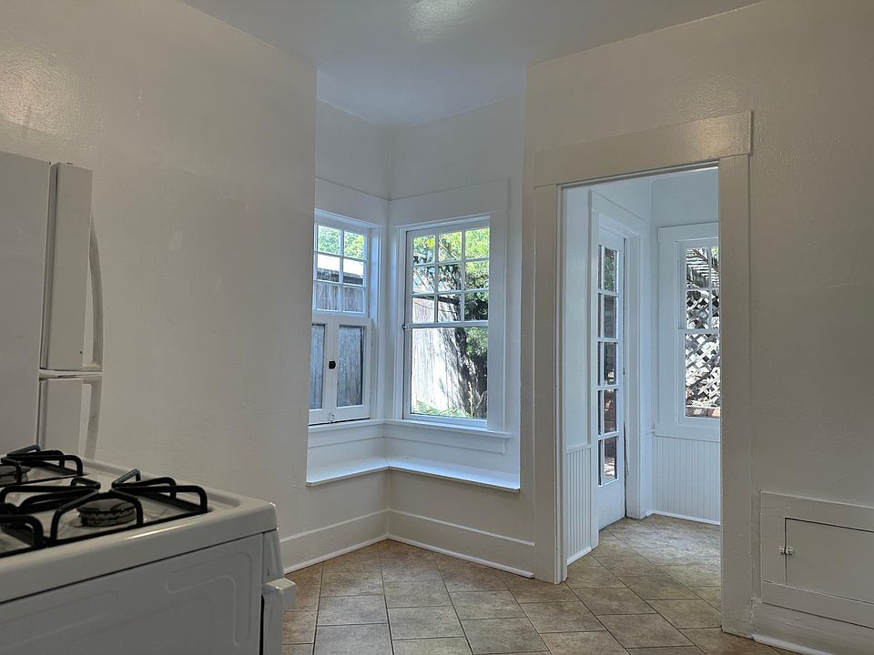 1st image of 3669 Columbia St #B