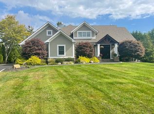 165 W Islip Rd, West Islip, NY 11795