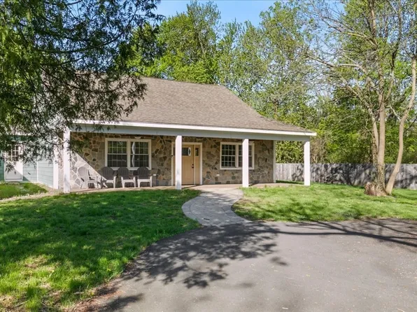 38 Rocky Hill Rd #B, Amesbury, MA 01913