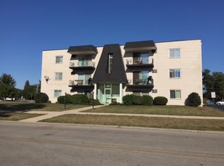 12817 Carriage Ln APT 6, Crestwood, IL 60445