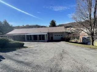 147 Link St, Pounding Mill, VA 24637