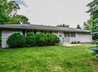 10630 Vessey Rd, Bloomington, MN 55437