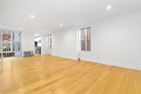 1st image of 239 Bleecker St #1