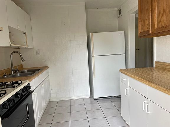 4th image of 506 S Mills Ave