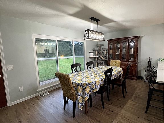 5th image of 8264 Cedar Rd