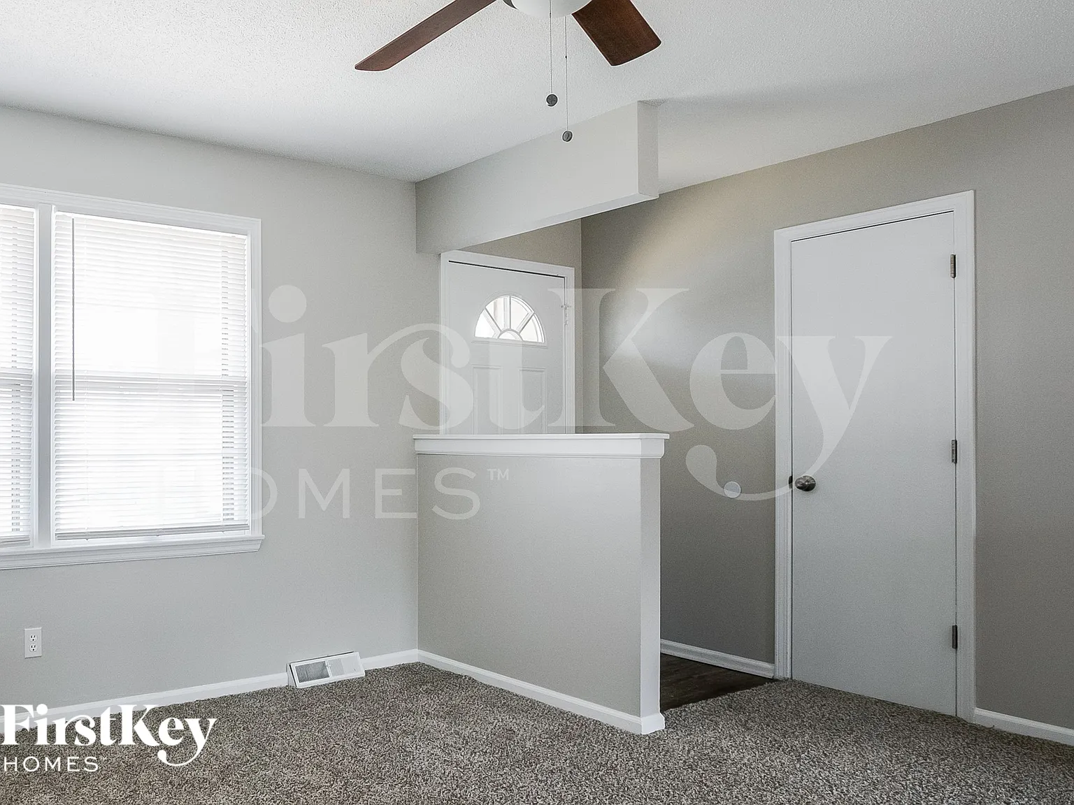 3 bed, 2.0 bath, 1598 sqft, $2,105 — Photo 4