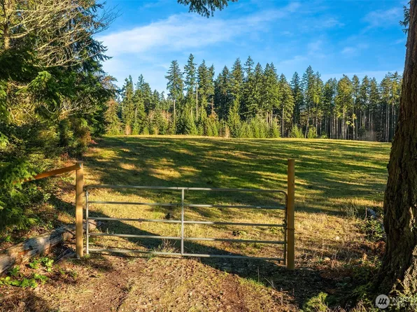12302 SW 220th Street, Vashon, WA 98070