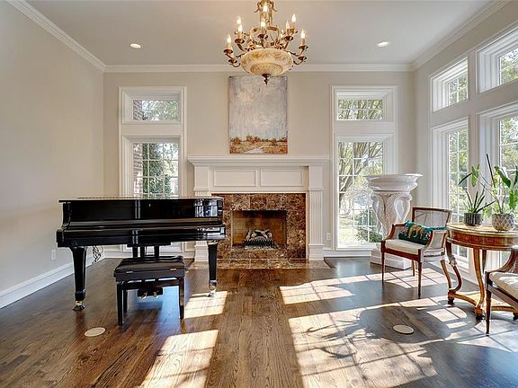 4th image of 3204 Park View Ct