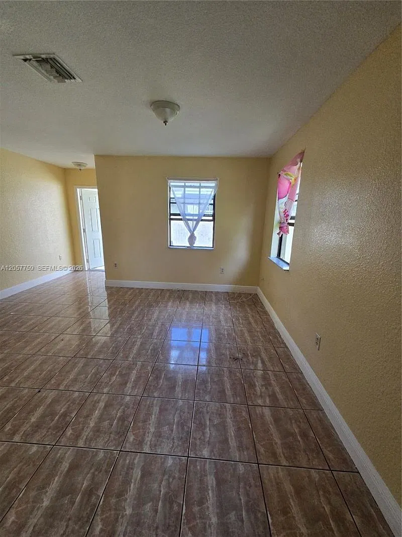 3 bed, 2.0 bath, $2,700 — Photo 2