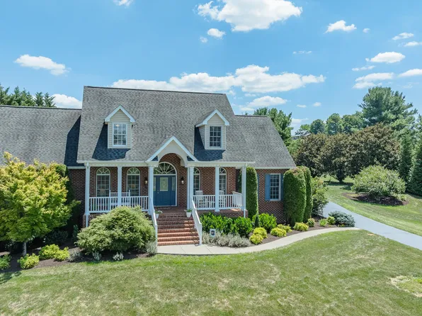 67 Sowder Farm Rd, Troutville, VA 24175