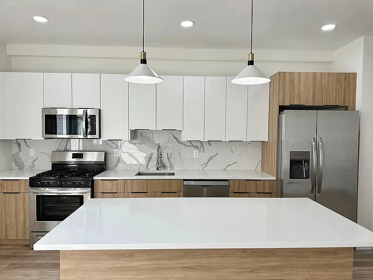 2520 E Tioga St — Photo 1