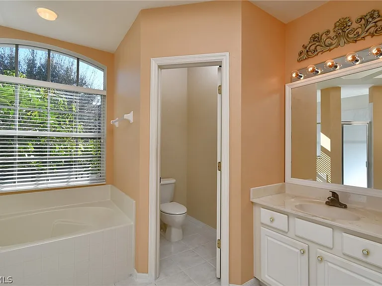 12790 Meadow Hawk Dr — Photo 14