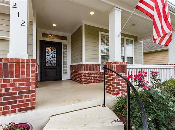 2nd image of 212 Silver Oak Dr