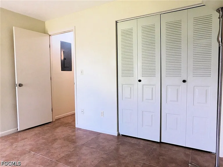 10525 Putnam Ct — Photo 18