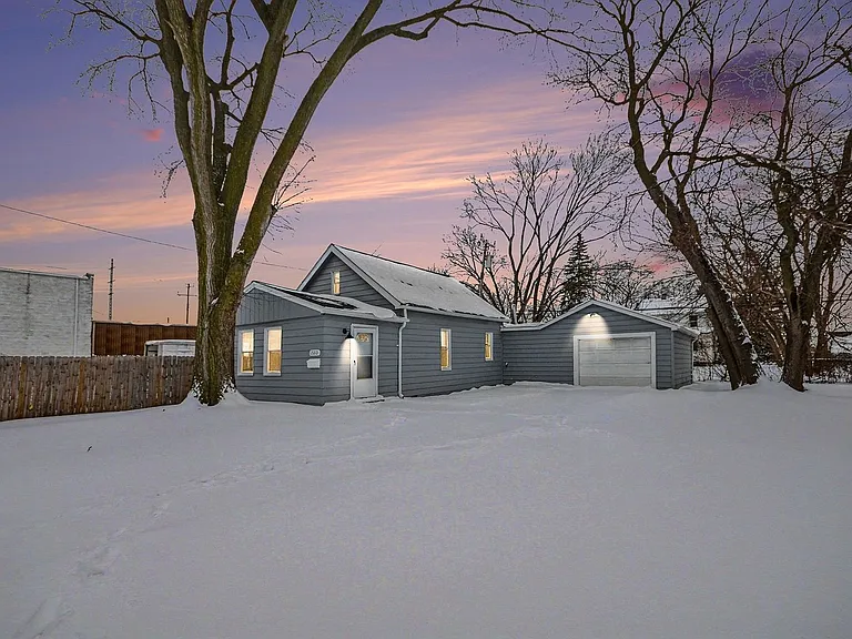 20801 Elroy Ave — Photo 3