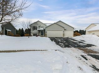 915 Lodge Dr, Jordan, MN 55352
