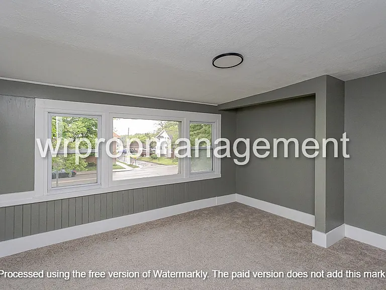 1822 Glendale Ave — Photo 18