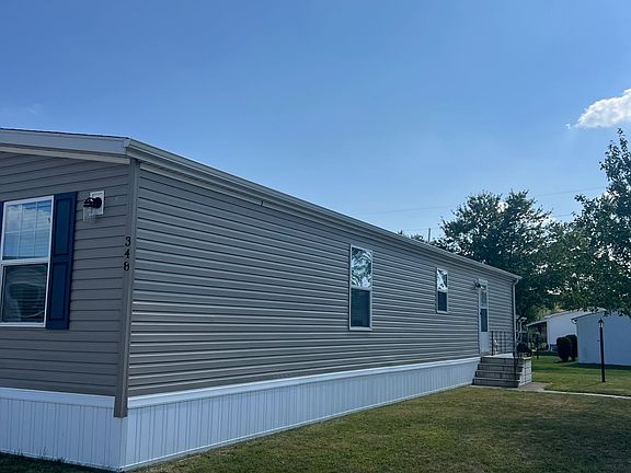 Exterior Image-3-Clayton Pikewood Manor