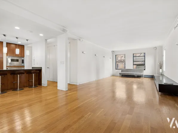 800 West End Avenue image 2 of 18