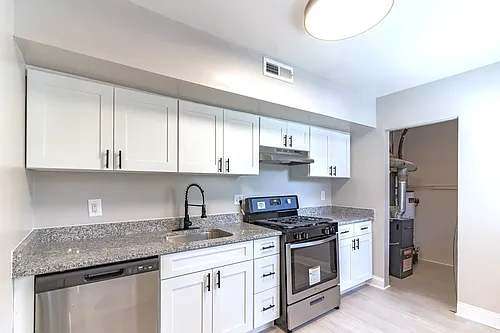 Fox Glen Apartments Photo 1