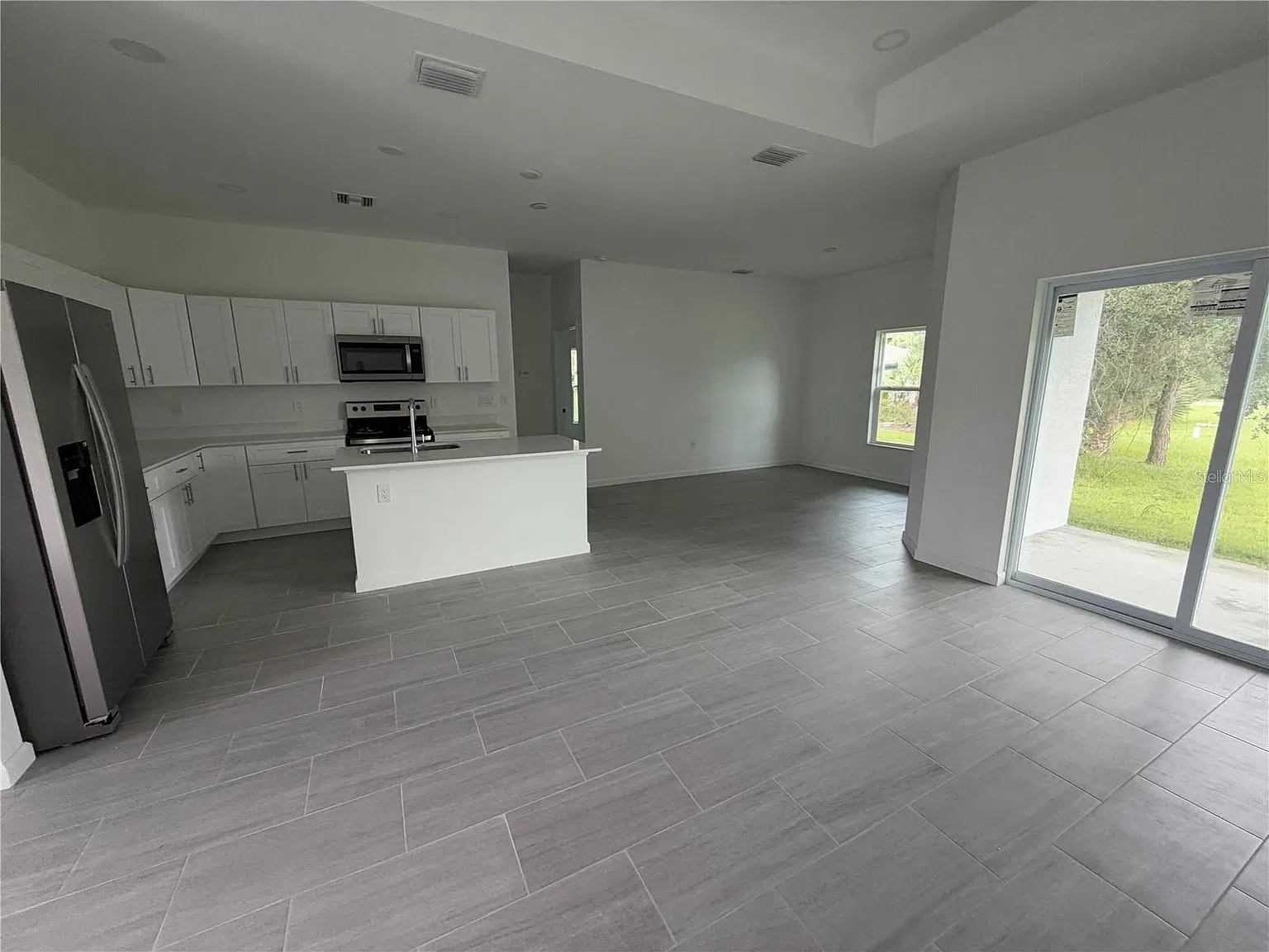 3 bed, 1600 sqft, $2,000 — Photo 4