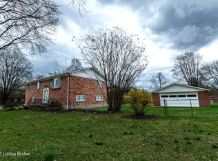 2700 Stephan Rd, Louisville, KY 40214