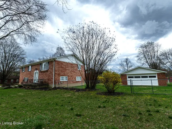 2700 Stephan Rd, Louisville, KY 40214