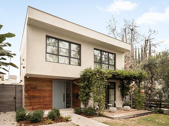 2nd image of 12201 Cantura St #1
