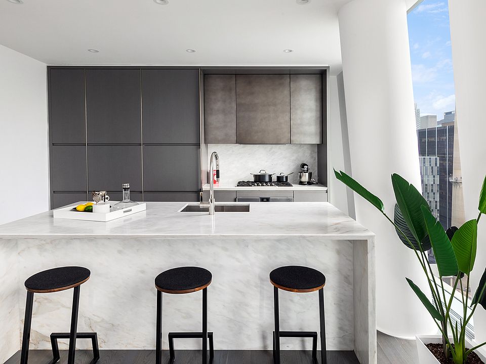1st image of 645 W 59th St #2602
