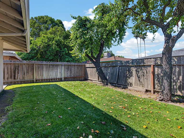 N Morgan Pl — Photo 28