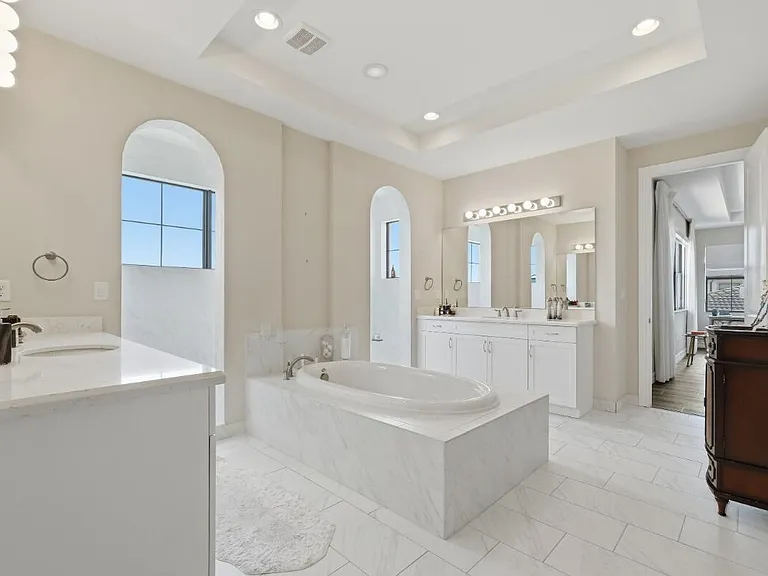 11415 Watercrest Cir E — Photo 42
