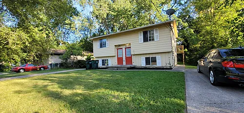 423 Carrier St Photo 1